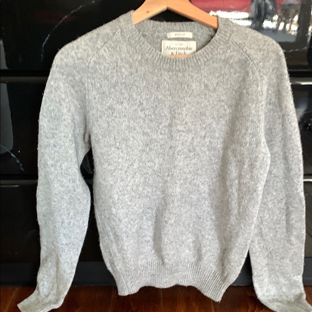 Abercrombie & Fitch Gray Crewneck Sweater